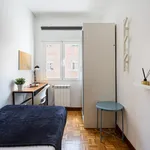 Rent 4 bedroom apartment in Madrid