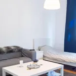 Rent 4 bedroom apartment in Berlin