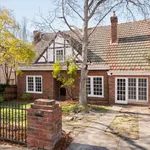 Rent 4 bedroom house in Kew