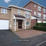 Terraced house to rent in Poppy Close, Luton LU3