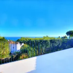 Rent 7 bedroom house of 200 m² in Sète