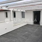 Rent 3 bedroom house of 230 m² in Momjan - Momiano