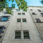 Rent 1 bedroom apartment of 35 m² in Barcelona