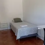 Rent a room of 130 m² in lisbon