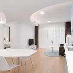 Miete 1 Schlafzimmer wohnung von 689 m² in Graz