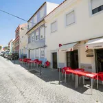 Rent 4 bedroom apartment of 40 m² in Lisboa