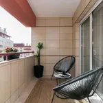 Rent 2 bedroom apartment of 100 m² in lisbon