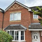 Rent 3 bedroom flat in South East England