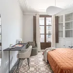 Rent 4 bedroom apartment of 75 m² in Barcelona