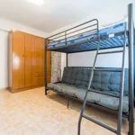 Rent a room of 75 m² in valencia