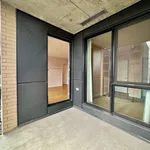 Appartement de 796 m² avec 5 chambre(s) en location à Montreal