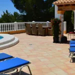 Rent 5 bedroom house in Cala Llonga