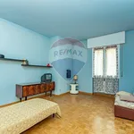 Rent 3 bedroom apartment of 111 m² in 123
 
 Saronno