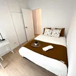 Rent a room of 140 m² in valencia