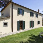 Rent 12 bedroom apartment of 300 m² in Cortona