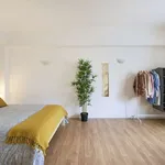 Rent a room in lisbon