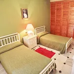 Alquilo 4 dormitorio casa de 1850 m² en Málaga