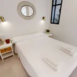 Rent 4 bedroom apartment of 65 m² in Alicante