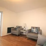 Rent 4 bedroom flat in South East England