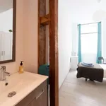 Rent a room of 120 m² in lisbon