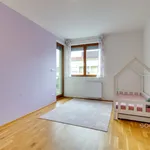 Pronajměte si 3 ložnic/e byt o rozloze 89 m² v Prague