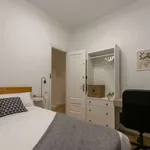 Rent a room of 116 m² in valencia