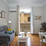 Rent 2 bedroom apartment of 646 m² in Valencia