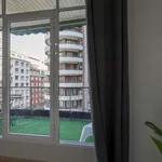 Rent a room of 230 m² in valencia