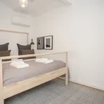 Rent 4 bedroom apartment of 140 m² in Porto