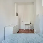 Rent 16 bedroom apartment in Lisbon