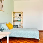 Rent 5 bedroom apartment in Porto