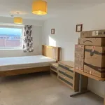 Rent 3 bedroom apartment in Yorkshire And The Humber