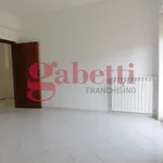 Affitto 4 camera appartamento di 120 m² in Venafro