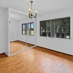 Rent 4 bedroom apartment in Warrawong