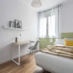 Rent 2 bedroom apartment of 14 m² in Barcelona