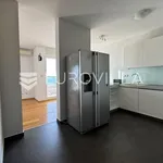 Rent 2 bedroom apartment of 65 m² in Split