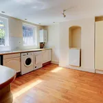 Rent 2 bedroom apartment of 86 m² in Royal Leamington Spa