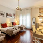 Rent 4 bedroom apartment of 200 m² in Barcelona