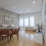 Rent 1 bedroom apartment of 40 m² in Porto