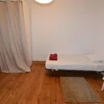 Rent 4 bedroom apartment in Lisbon