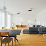 Pronajměte si 4 ložnic/e byt o rozloze 142 m² v Prague