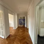 Rent 6 bedroom apartment of 165 m² in Paris