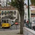 Rent 2 bedroom apartment of 70 m² in Lisbon