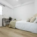 Rent a room of 100 m² in valencia