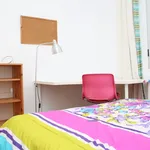 Rent a room in Seville']