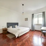 Rent a room of 187 m² in Lisbon