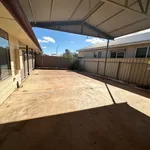 Rent 6 bedroom house in Roxby Downs