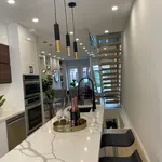 Rent 3 bedroom apartment in Toronto (Little Portugal)