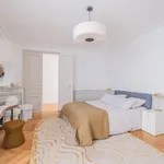 Appartement de 165 m² avec 5 chambre(s) en location à Paris