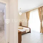 Rent 2 bedroom apartment of 120 m² in Podstrana